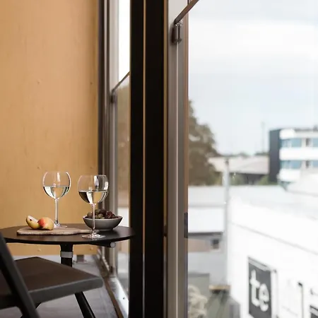 Bob W Telliskivi * Tallinn